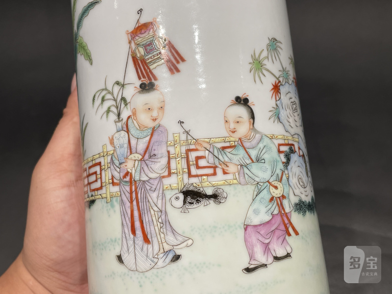 民国 粉彩麟趾呈祥帽筒一对 - 图17